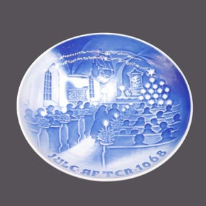 Vintage Bing & Grondahl Christmas Plate: Hjem til Jul, Denmark (1966-1969 Choice of Year)