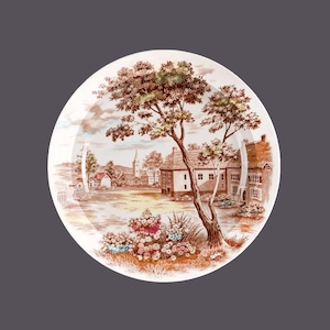 Vintage Englisches Dorf aus der Kolonialzeit Brauner Mehrfarbiger Abendteller hergestellt in Japan.