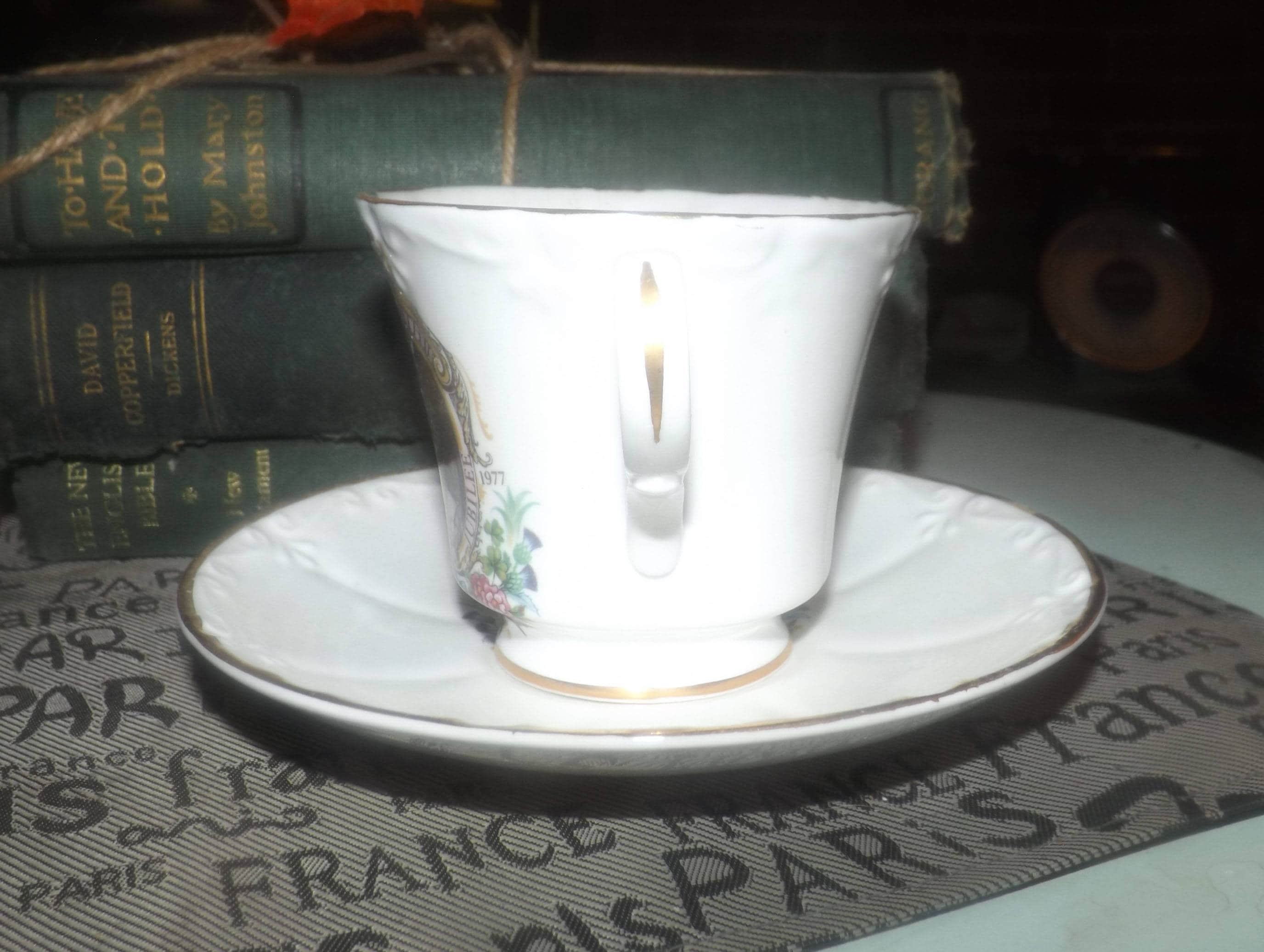 Vintage (1977) Queen Elizabeth II Silver Jubilee tea set (flat cup with