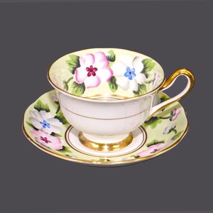 Vintage Royal Albert 2847 Bone China Tasse und Untertasse Set made in England.