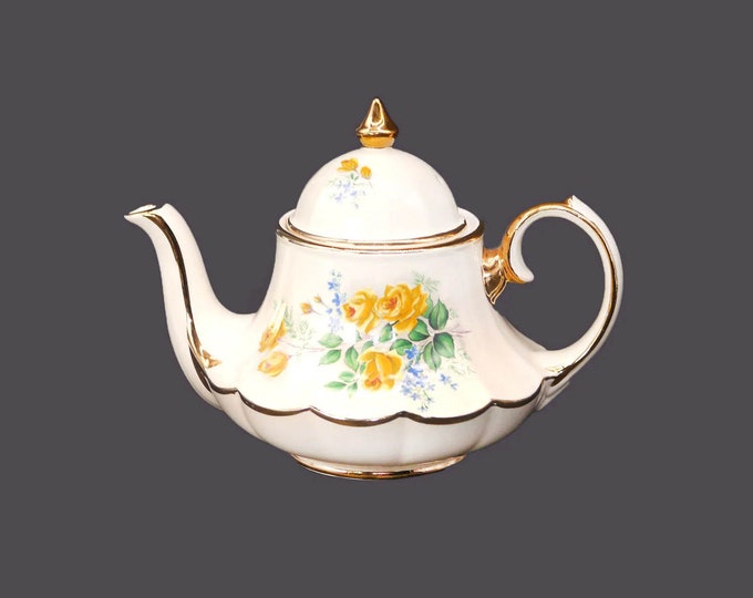 Sadler 3263 four-cup marquee bell-shaped teapot made in England.