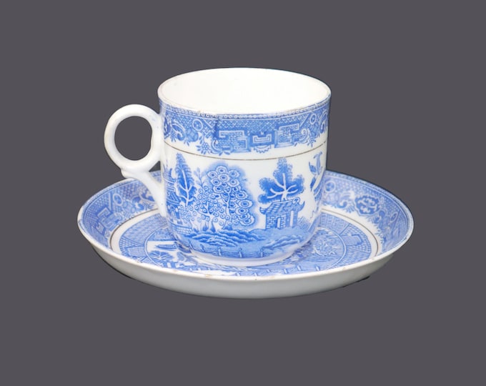 Antique Edwardian Age Tuscan Old Willow F330 hand-painted Chinoiserie blue-and-white cup and saucer set made in England.