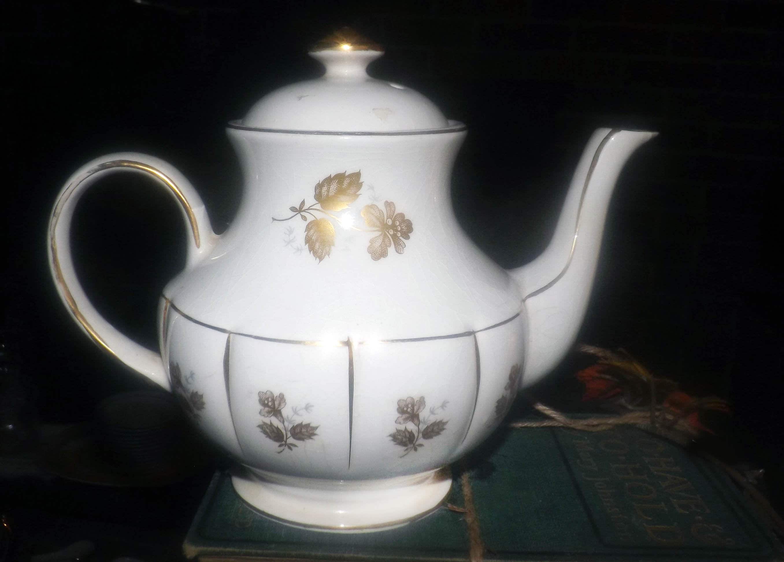 Midcentury Arthur Wood England 5319 handdecorated teapot with lid