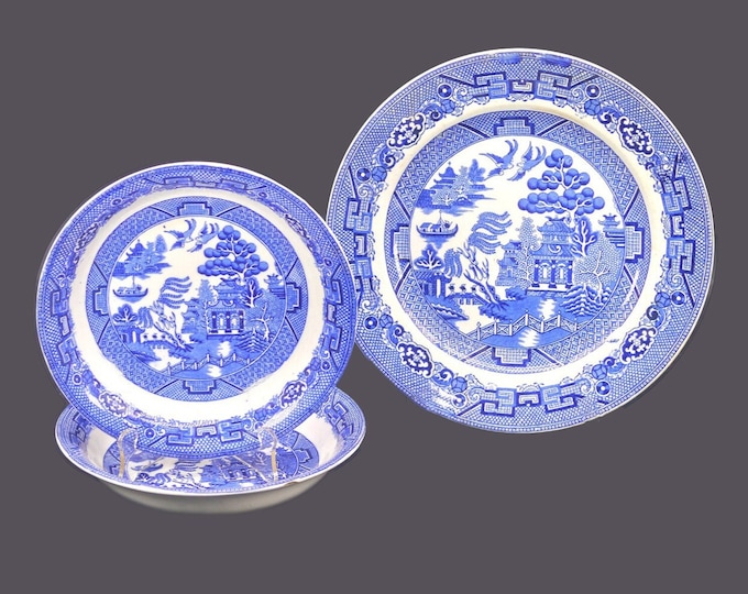 Antique Edwardian Age Allerton's Willow Blue tableware made in England. Dinner plate, soup bowls. Flaws (see below).
