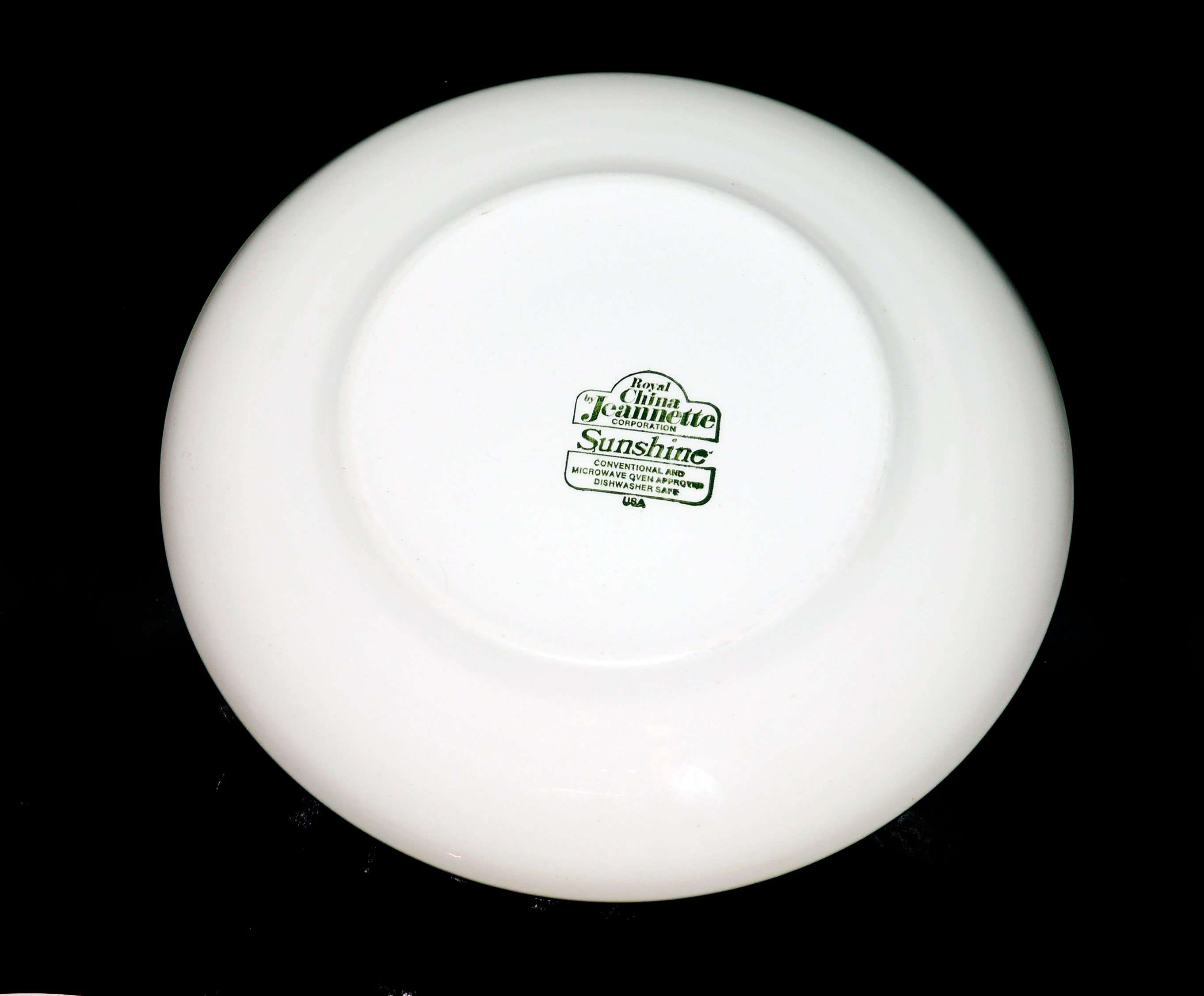 Royal China Sunshine stoneware dinner plate made in USA.