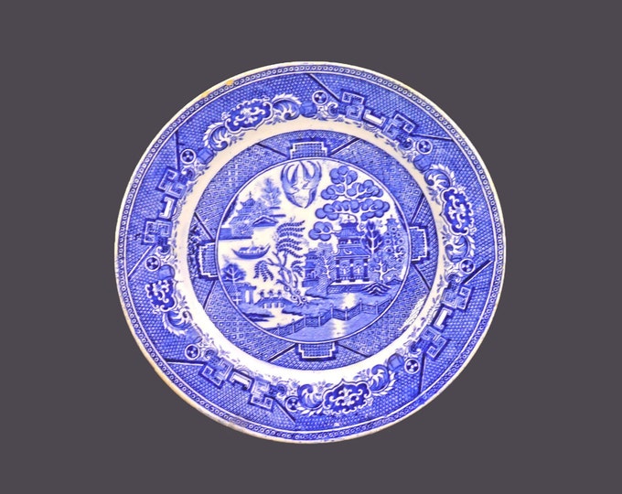 Antique Villeroy & Boch Wallerfangen Blue Willow luncheon plate made in Saar Basin. Flaw (see below).