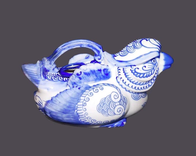 Bird-shaped tea-for-one | one-cup teapot. Blue-and-white Phoenix bird.