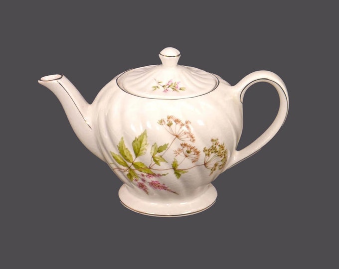 Sadler 4002 four-cup teapot made in England.