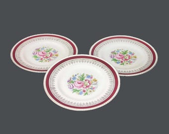 Vintage Royal Ascot Cardinal Luncheon Plates - England (Set of 3)