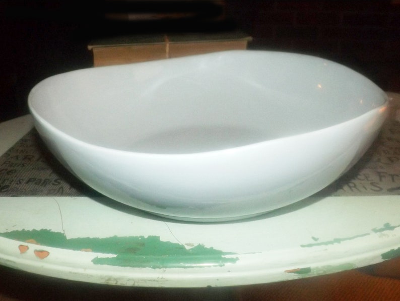 MiqueDesign Sweden mid-century profile large salad serving bowl MIQUE Solid Sevres blue Made in Portugal by SOFAL. Vintage 1990-1992