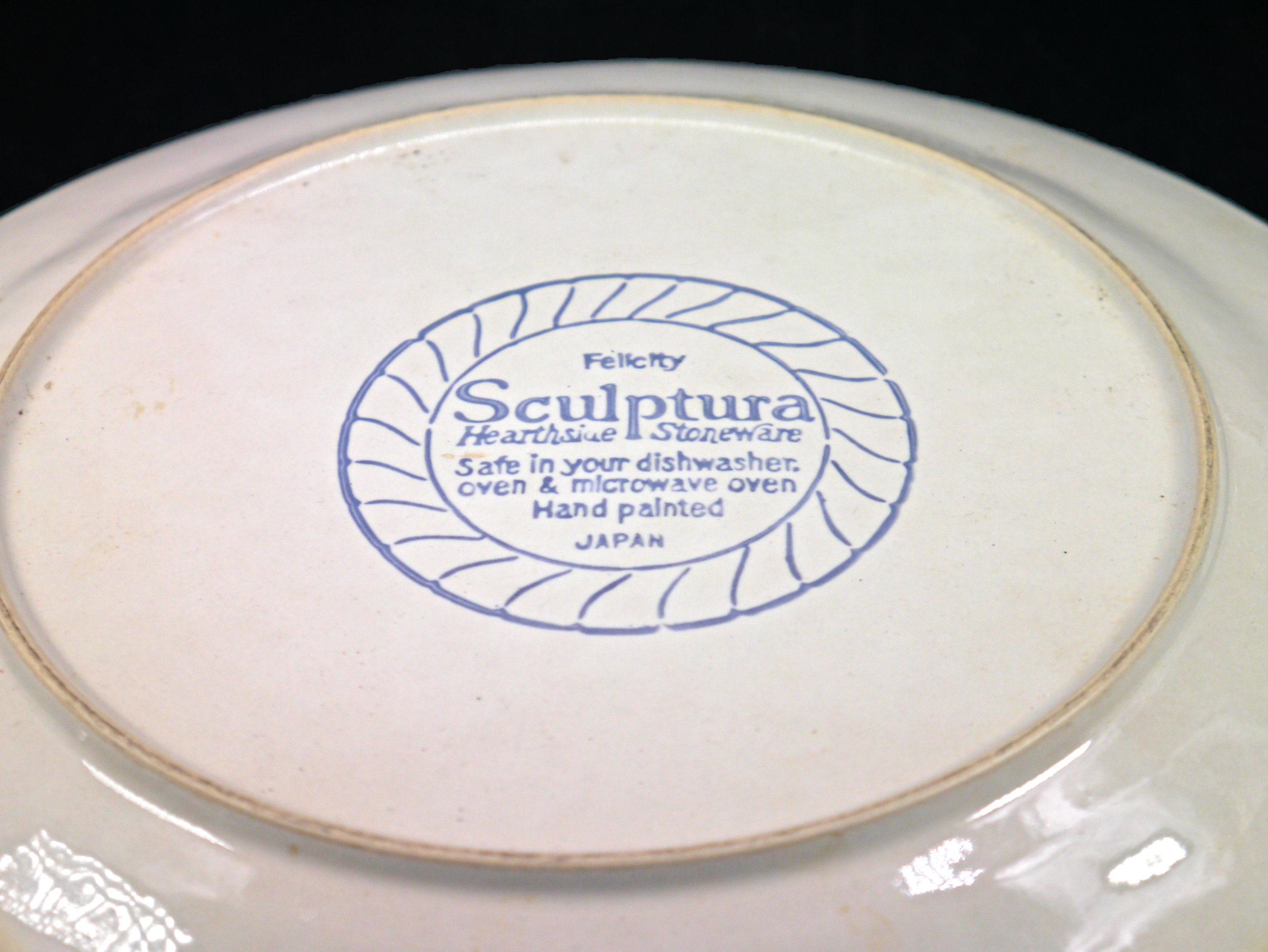 Five Hearthside Felicity large, stoneware dinner plates. Sculptura stoneware made in Japan.