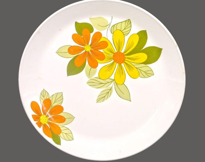 Johnson Brothers | Sovereign Potters Acapulco 224-68 dinner plate. Retro, flower-power tableware made in England decorated in Canada.