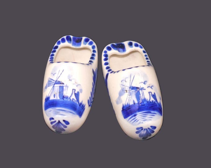 Pair of Delft Blauw | Delftware hand-painted dutch clogs | shoes ashtrays. Blue-&-white windmill scene. Made in Holland