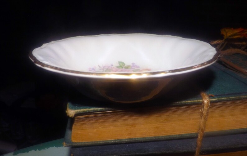 Early mid-century dessert or berry bowl gold edge. 1947 Multicolor center florals Sovereign Potters Barbara Ann 880-47 fruit nappie