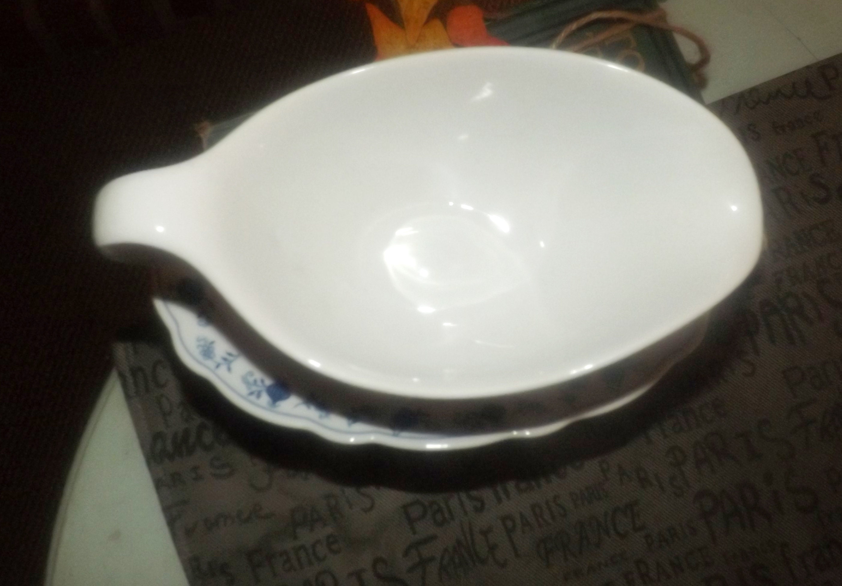 Vintage (1960s) Form Marienbad Ingres Weiss Blue Onion