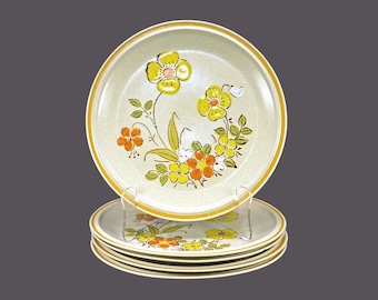 Five Hearthside Sunshine Flowers large stoneware dinner plates made in Japan.