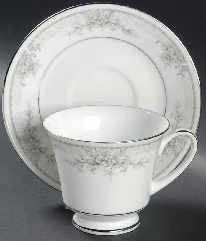 Vintage (1983) Noritake Sweet Leilani 3482 tableware. Made in Japan