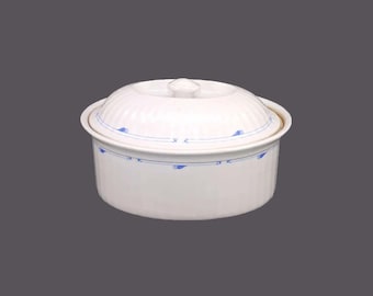 Spode for Quasar Kitchens covered casserole, baking dish. 2.5 qt. Made in England. Blue leaves on white.