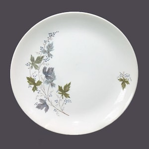 Crown Lynn Vintage 982 dinner plate made in New Zealand. Sold individually.