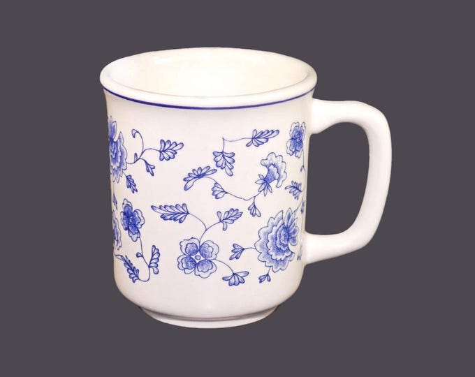 Pier 1 PER15 blue-and-white coffee or tea mug made in Italy by Quadrifoglio. Sold individually.