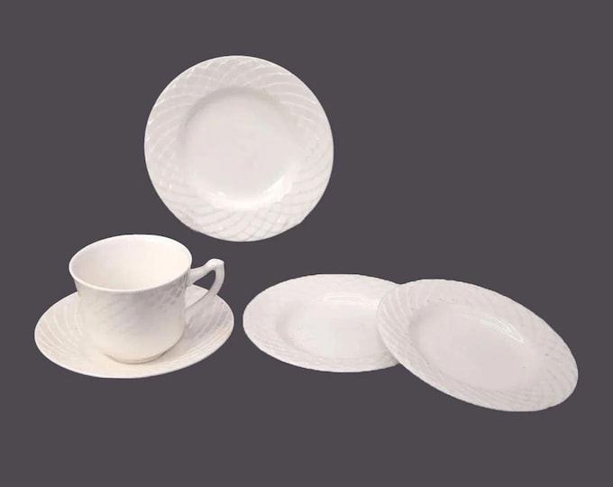 Royal Tunstall RTL1 | Wedgwood Regina tableware. Cup and saucer, three bread plates. Made in England. Flaws.