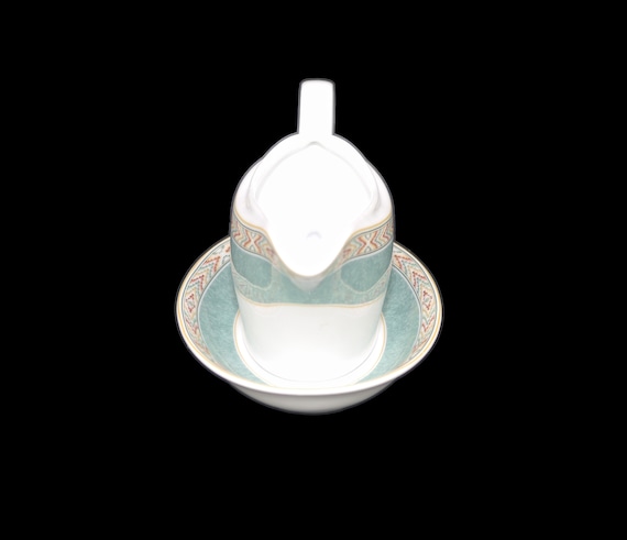 Wedgewood ヴィンテージ　グレービーボート Vintage Wedgwood Aztec gravy boat with under-plate. Wedgwood Home