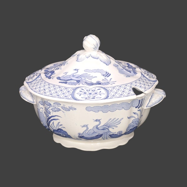 Antique Furnivals Old Chelsea 647812 blue-and-white tureen with lid made in England. Flaws (see below).