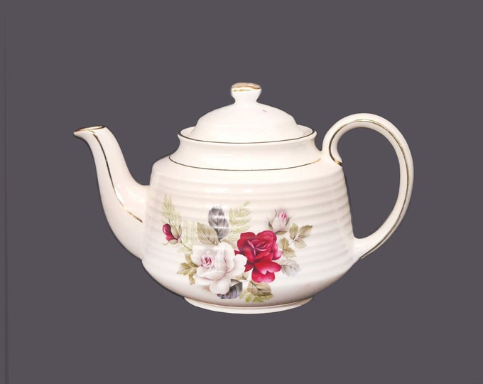 Sadler 3565 four-cup teapot made in England.