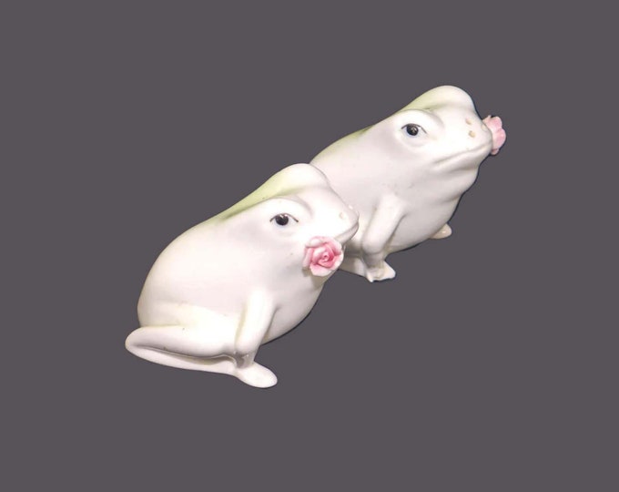Mid-century frogs with roses salt and pepper shaker set made in Japan. Flaws (see below).