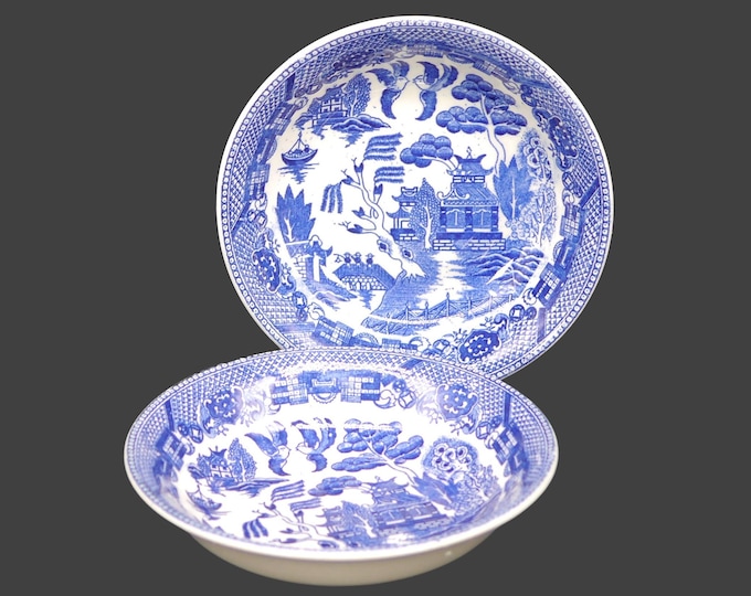 Pair of Blue Willow fruit nappies, dessert bowls made in Japan. Classic blue-and-white Chinoiserie.