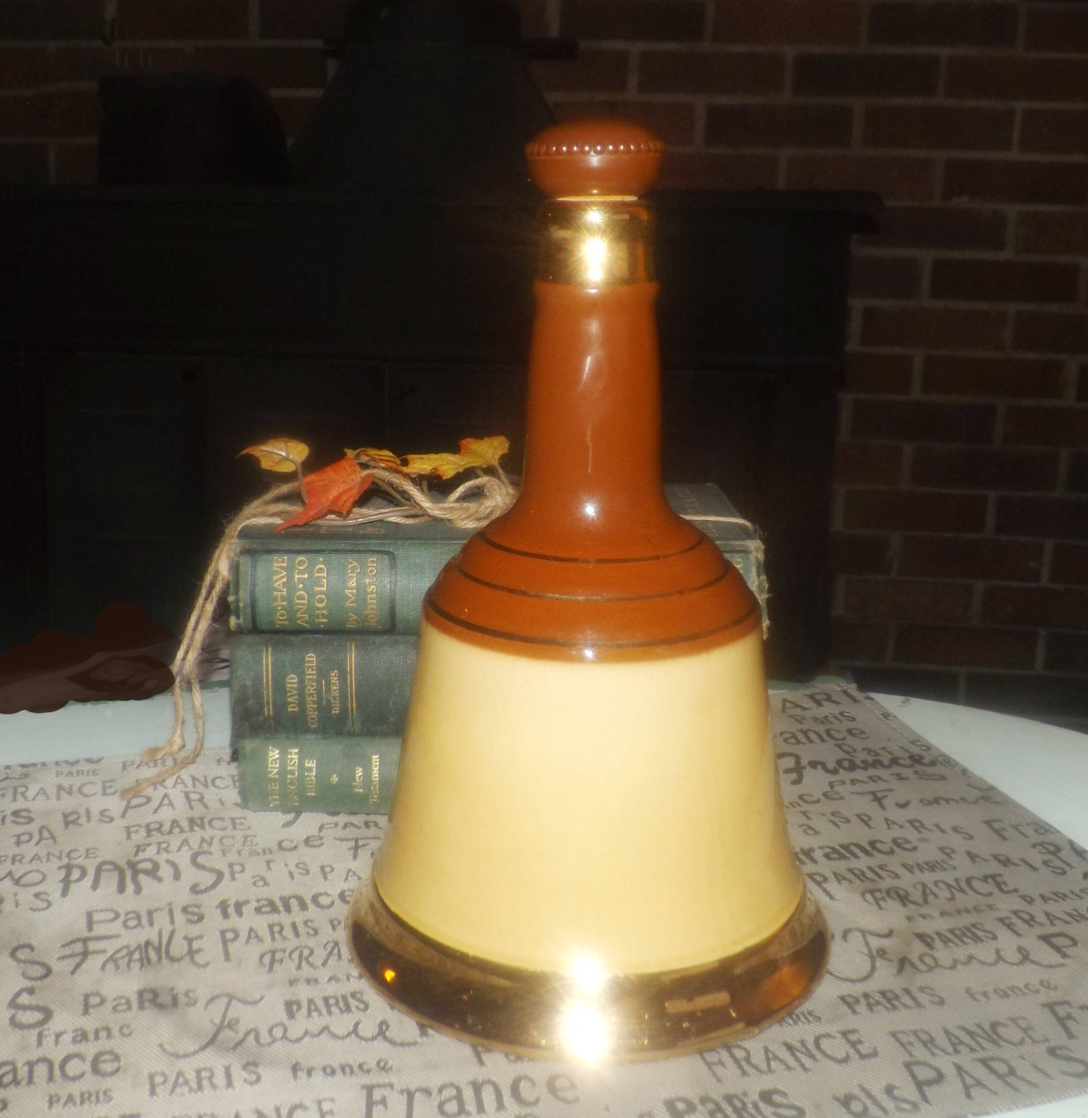 Vintage (late 1970s) ceramic Bell's Whisky jug decanter with original