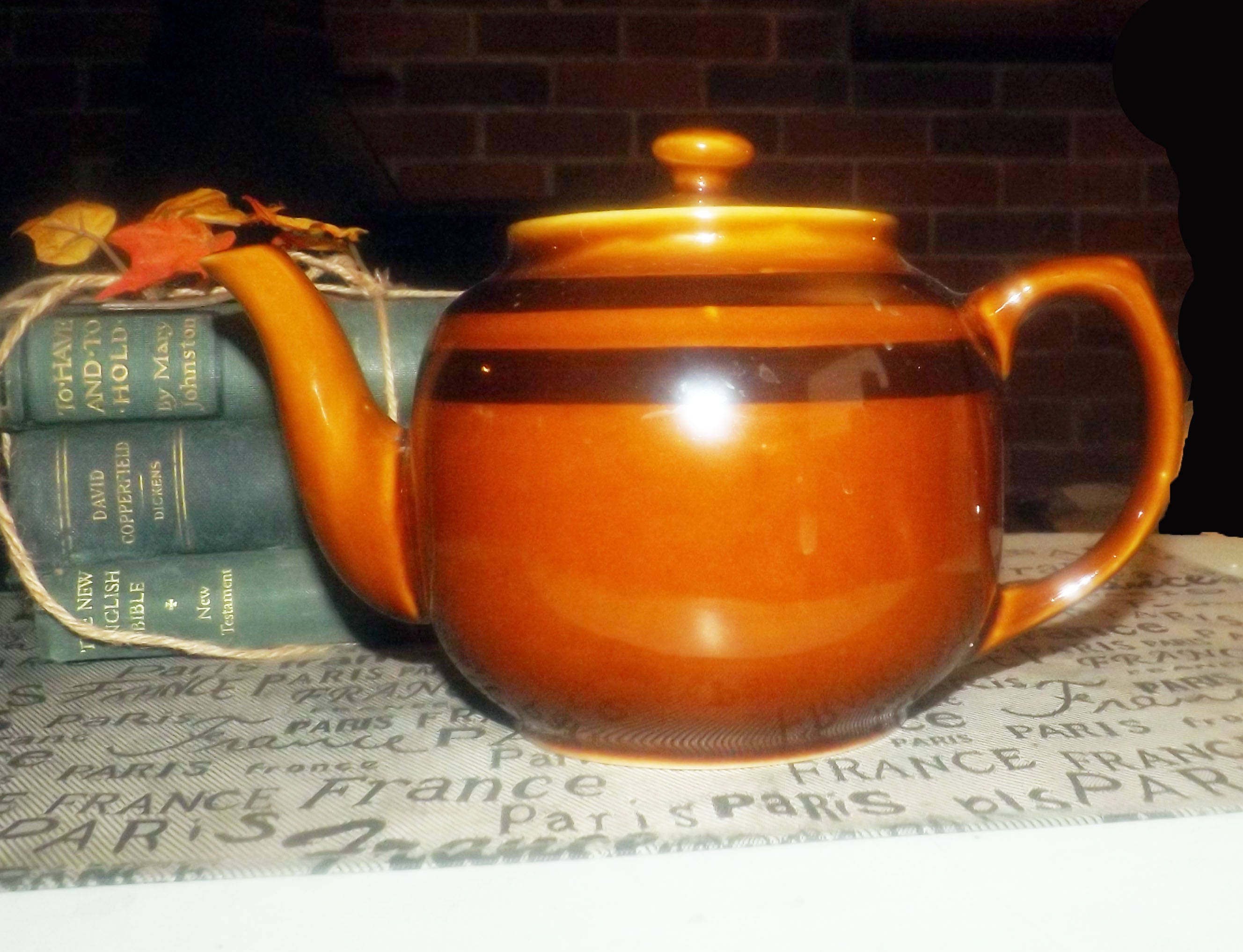Midcentury (1950s) Sadler large Brown Betty teapot. Rockingham brown