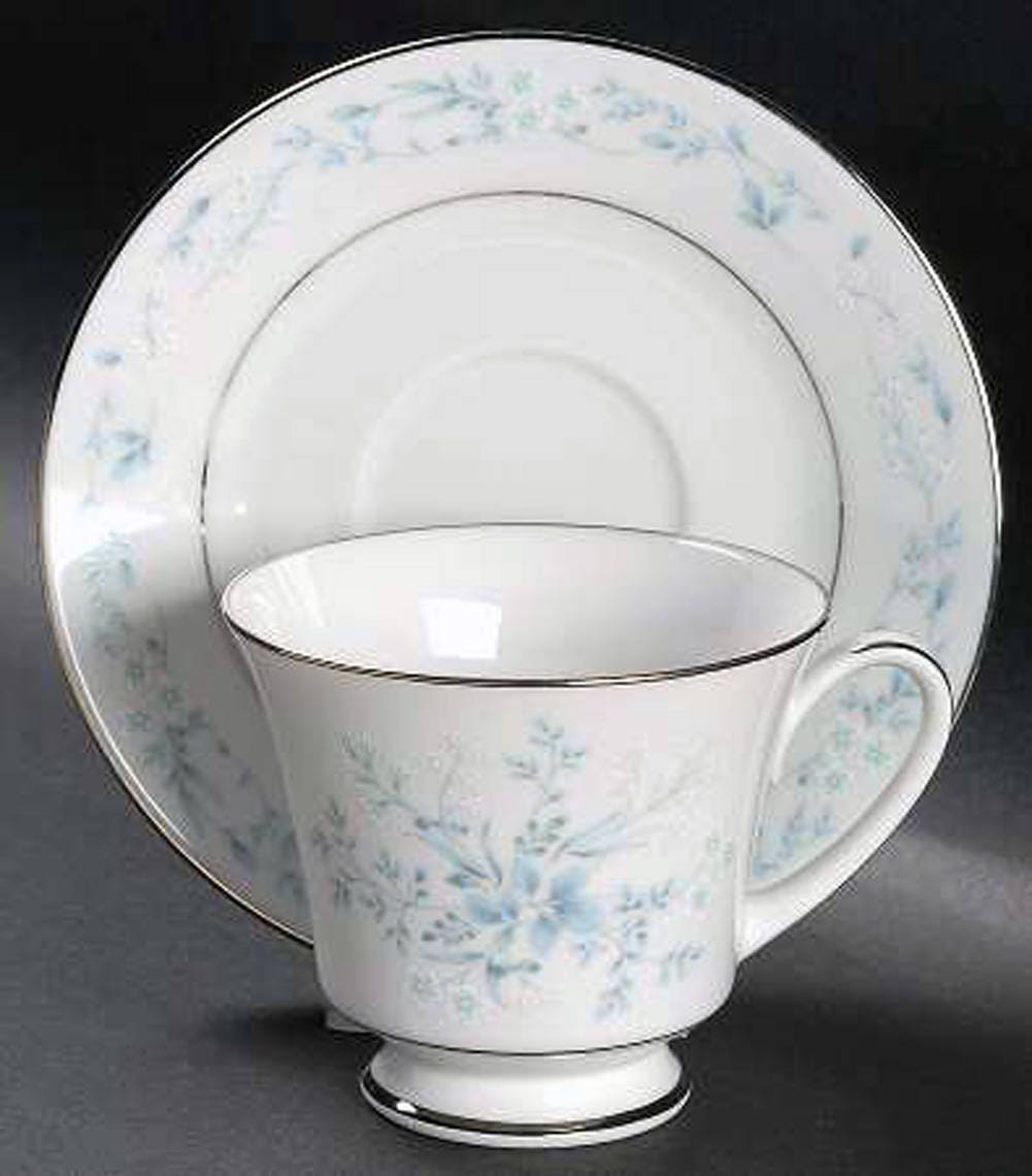 Vintage (late 1970s) Noritake Carolyn 2693 tea set (footed cup with