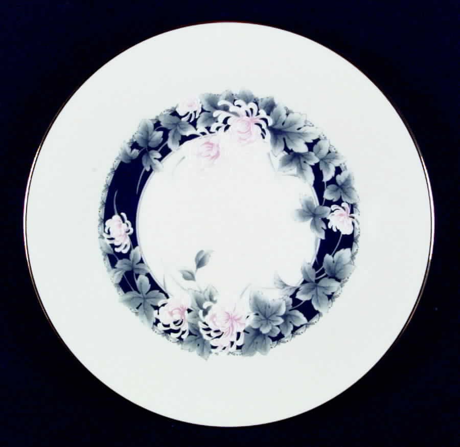 Vintage (1980s) Noritake Nightsong 7268 salad or side plate. Blue band