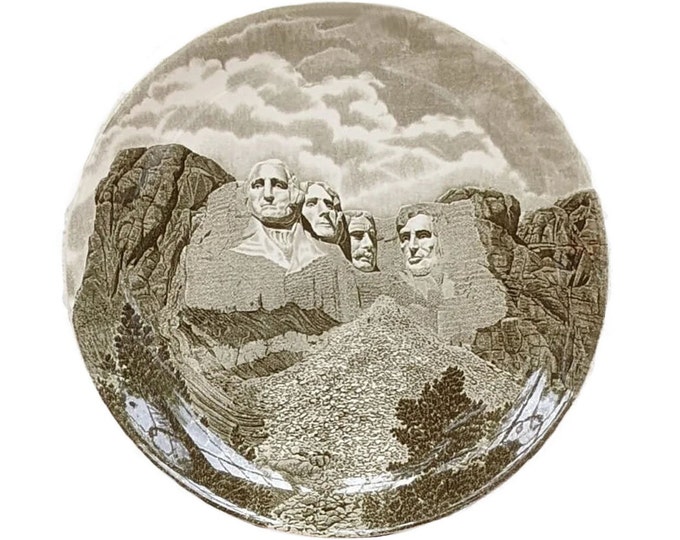 Johnson Brothers Mount Rushmore souvenir | display | cabinet | wall plate. Great bit of Americana.