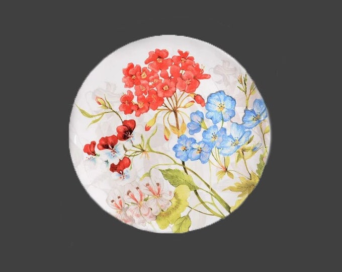 Pier 1 Floral Bouquet large dinner plate. Floral Chintz. Minor flaws (see below).