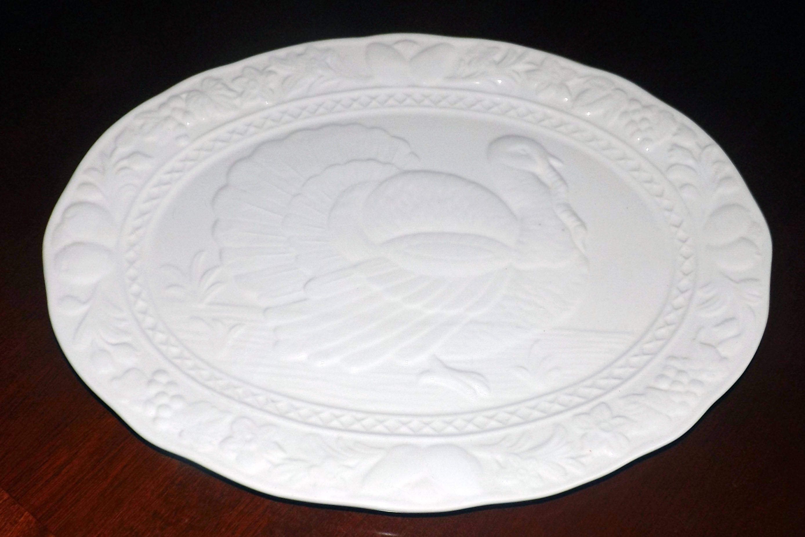 Vintage (1970s) allwhite JAP22 large, ceramic turkey platter. Central