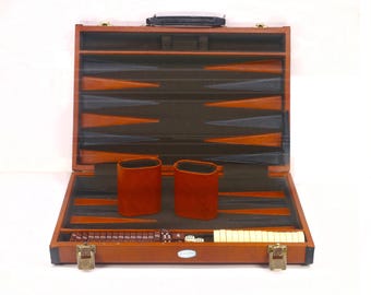 Vintage Fred Roberts backgammon set in briefcase - made 1970s USA. Complete. Flaws.