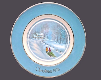 Vintage Wedgwood Christmas Plate 1976: Bringing Home the Tree, England