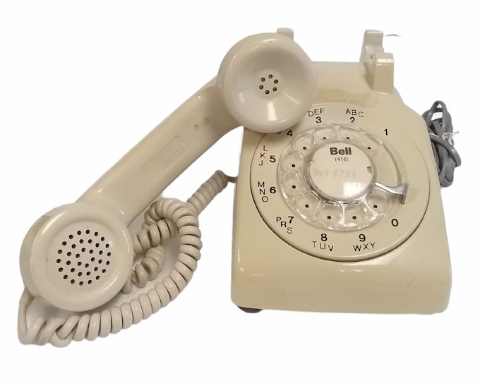Vintage (1960s-1970s) Bell Telephone Rotary Dial phone. Choice of color. CD500 made in Canada.
