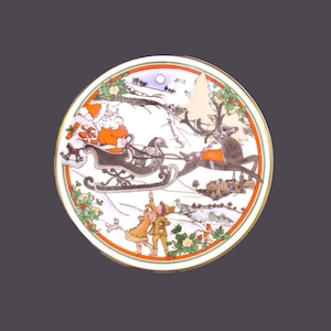 Boîte de bonbons de Noël couverte Royal Doulton Sleighride H5166. Scène de neige de Noël d'hiver, Père Noël sur son traîneau. Porcelaine fabriquée en Angleterre.