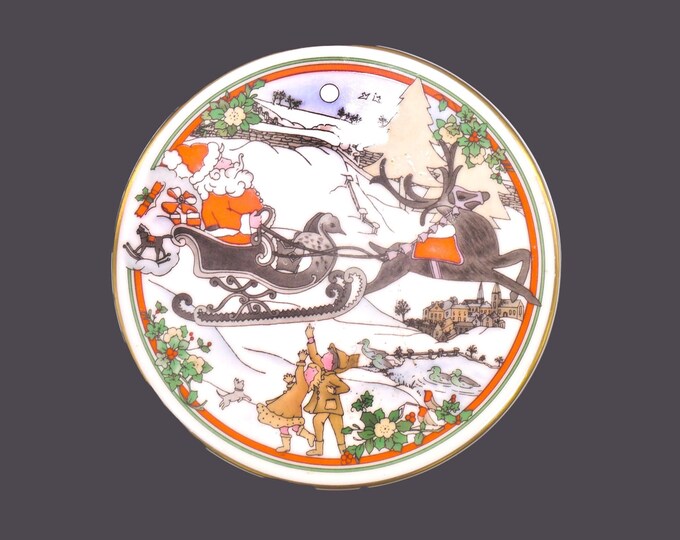 Royal Doulton Sleighride H5166 covered Christmas candy box. Winter Christmas snow scene, Santa on his sleigh. Bone china made in England.