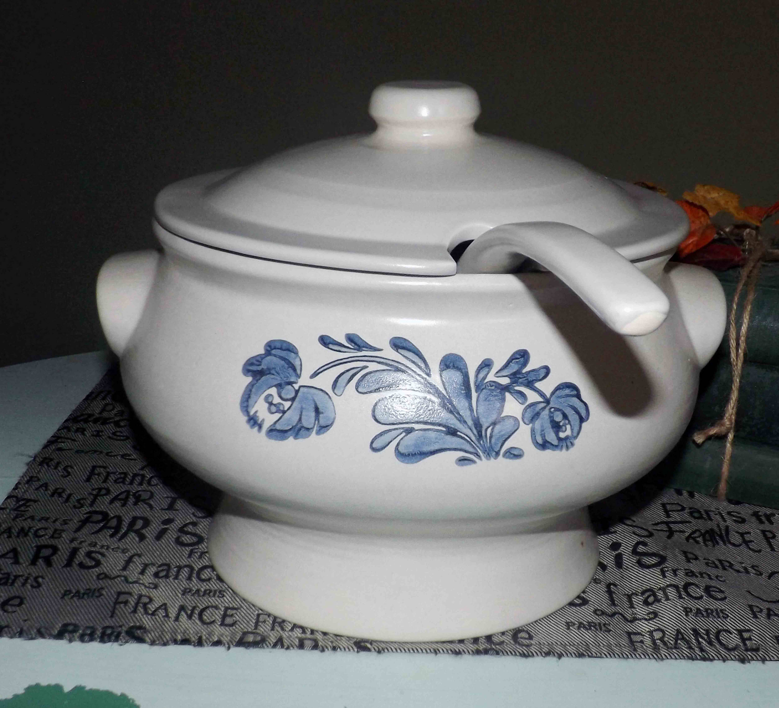 Vintage (1960s) Pfaltzgraff Yorktowne covered stoneware soup tureen with ladle. Made in USA.