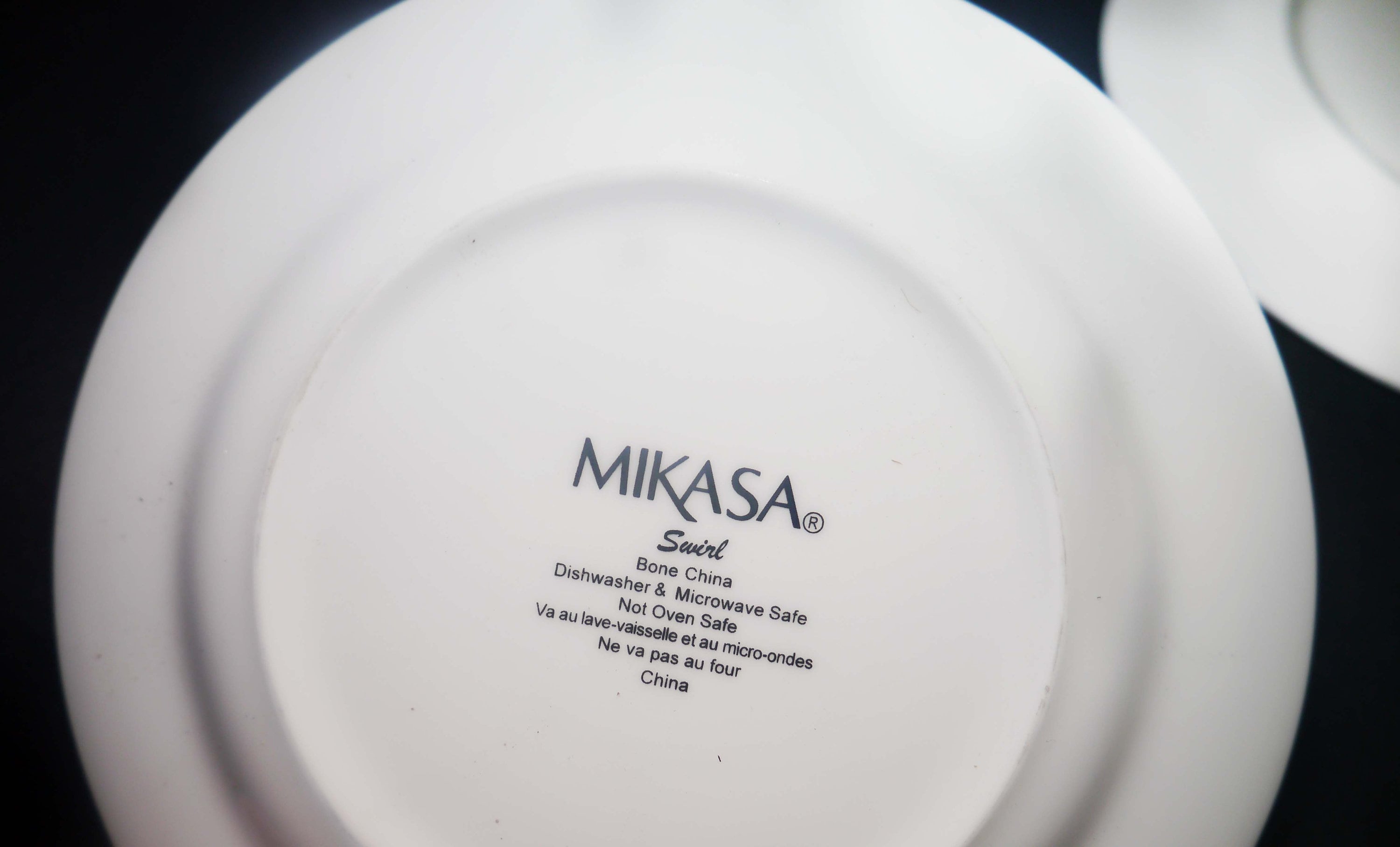 Mikasa top swirl white