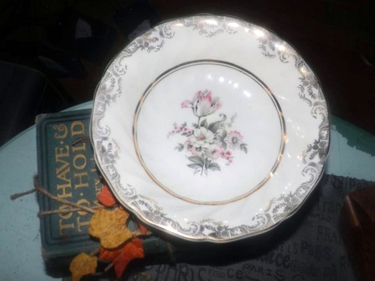 Midcentury Sovereign Potters Windsor coupe soup bowl. English