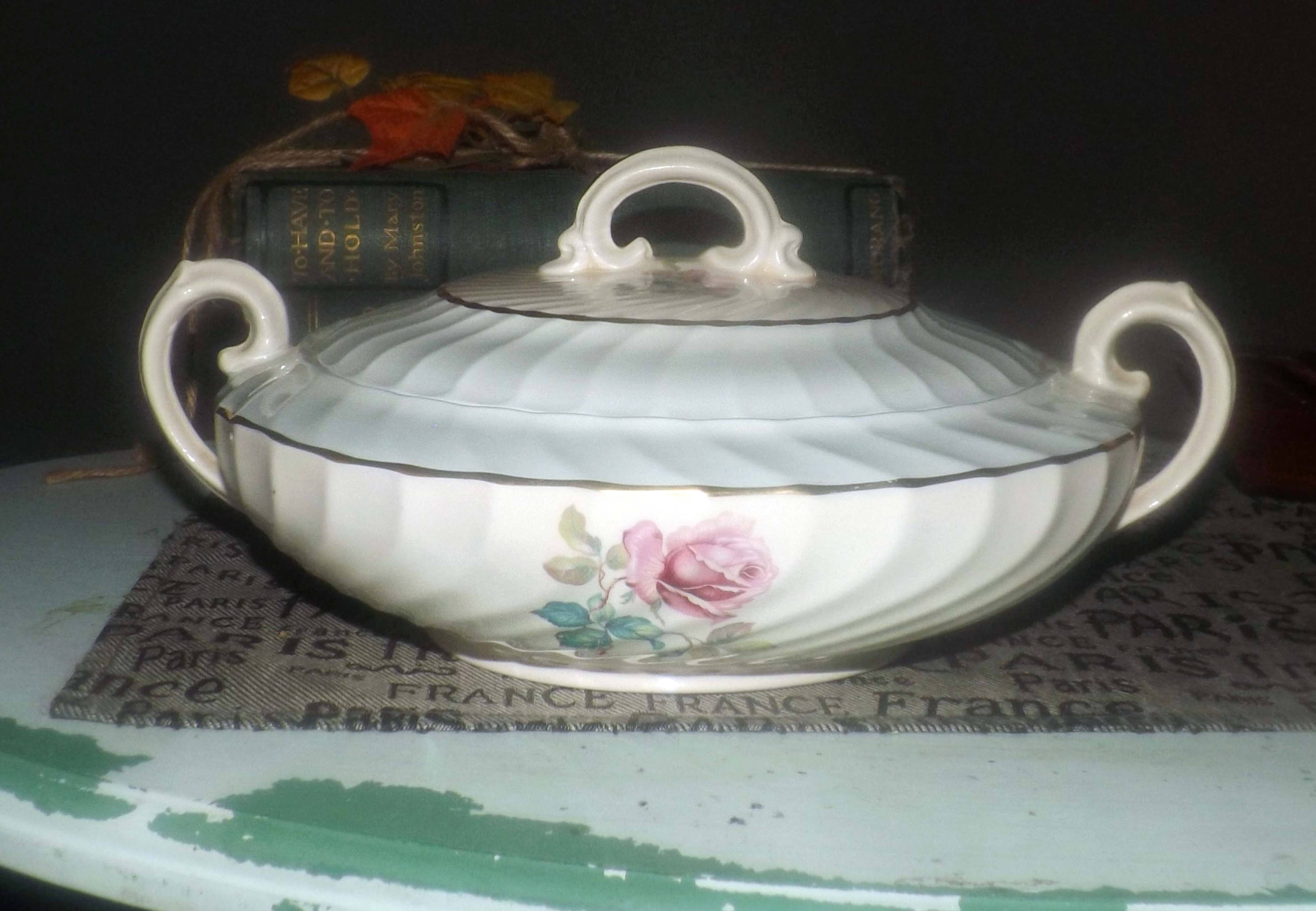 Early mid-century Burgess & Leigh Roseleigh covered vegetable serving