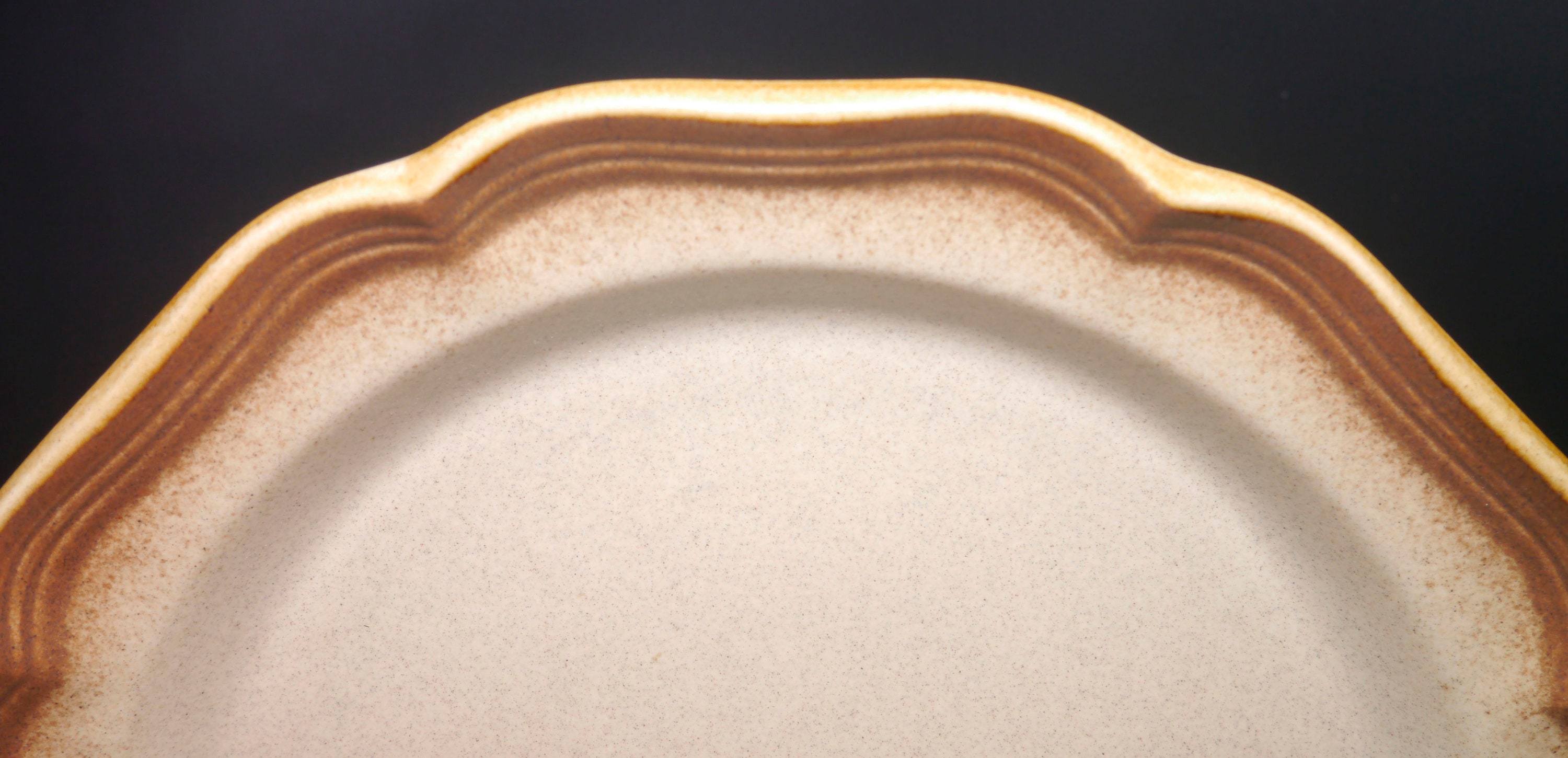 Mikasa Whole Wheat E8000 stoneware chop plate service plate round
