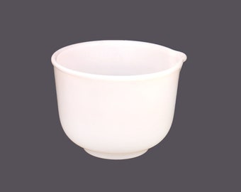 Glasbake for Sunbeam white milk glass batter bowl 20 CJ with spout. Made in USA by Royal | Jeannette.