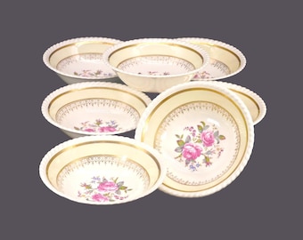 Vintage Johnson Brothers JB33 cereal bowls. Old English Windsor Ware made England. 7 bowls.