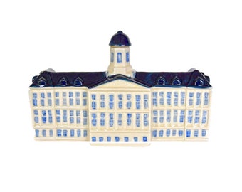 KLM BOLS Palace on the Dam delft decanter, Holland. Mint condition with cap, box.